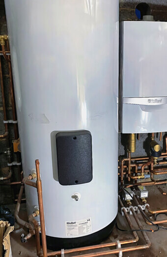 https://plumberosbornepark.com.au/uploads/2025/06/hot-water-410504.jpg